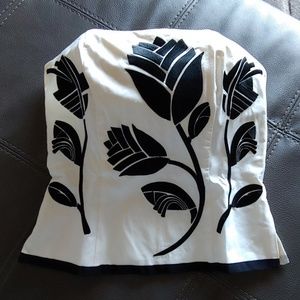 White House Black Market, 6. NWT